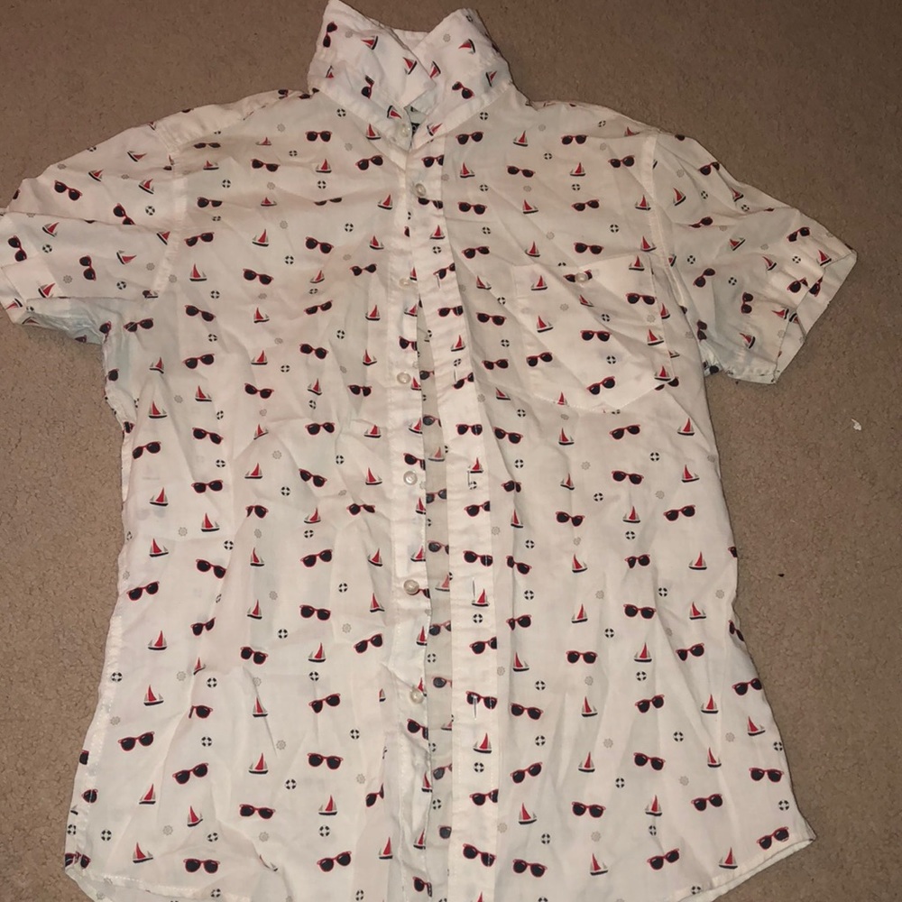 Sunglasses button up
